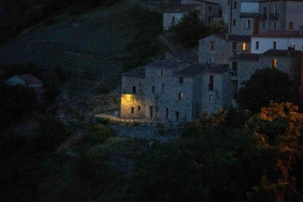 Guarda Che Luna Sasso di Castalda Exteriér fotografie